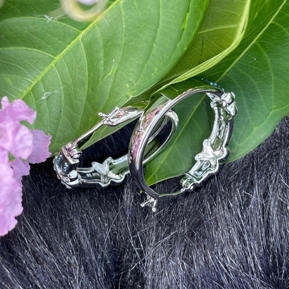 NWT Savvy Cie Rhodium Plated Pave Blue Crystal & SilverTone Hoop Earrings - Picture 8 of 12